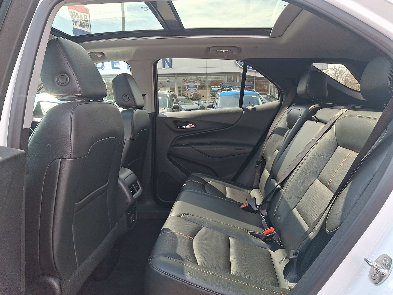 Used 2022 Chevrolet Equinox Premier AWD/4WD image 11