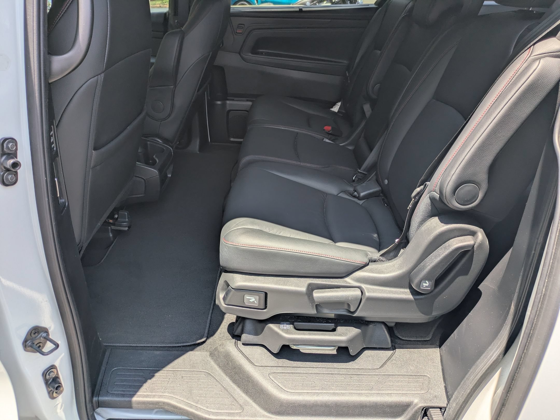 Used 2025 Honda Odyssey Sport-L image 24