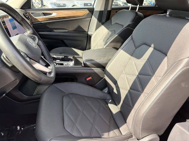 Used 2025 Volkswagen Atlas SE FWD image 25
