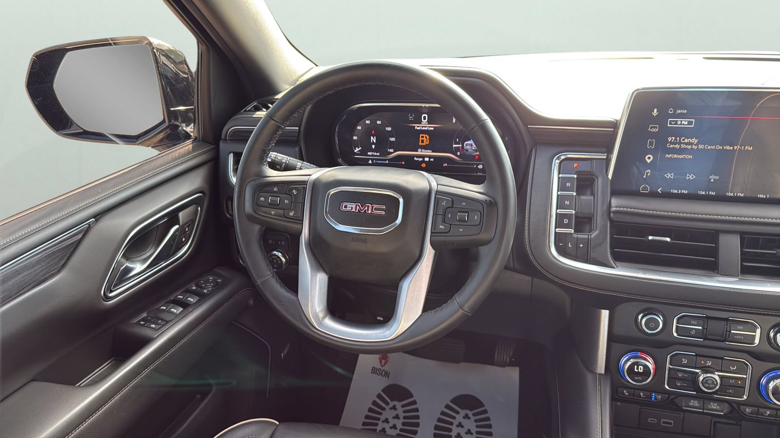 Used 2024 GMC Yukon SLT w/ SLT Luxury Package RWD image 12