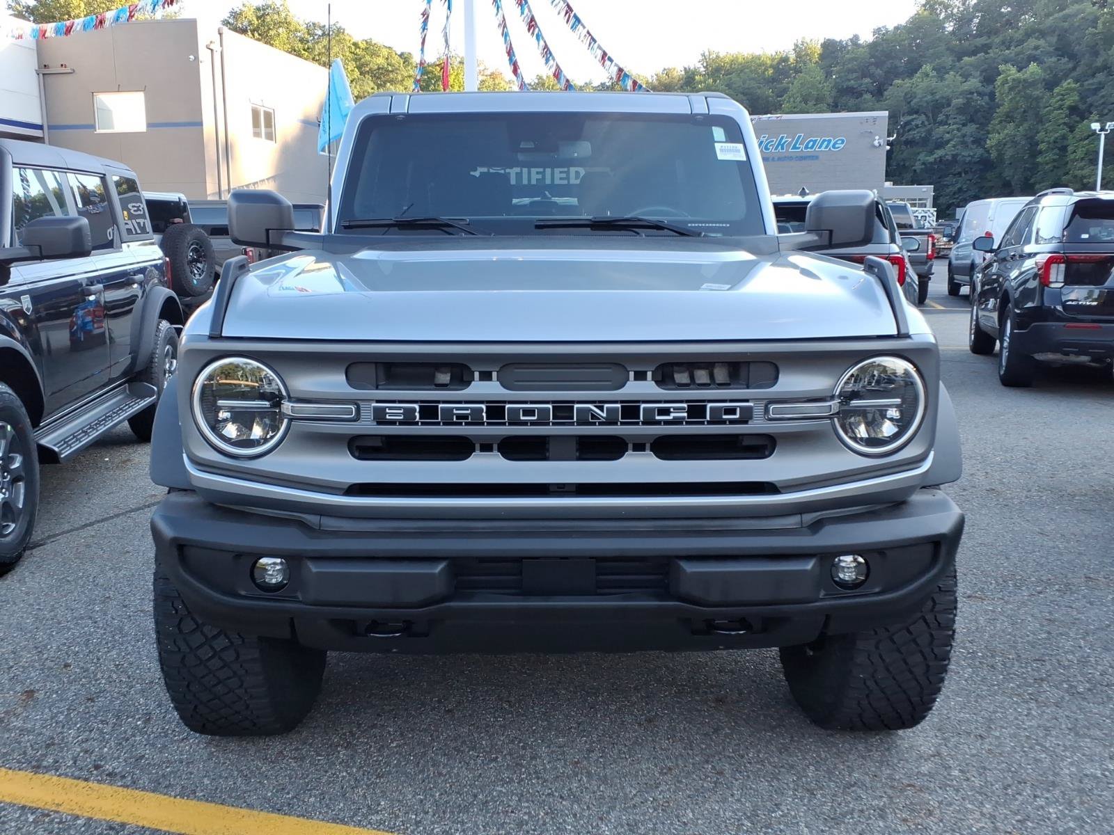 Certified 2023 Ford Bronco Big Bend w/ Sasquatch Package AWD/4WD image 2