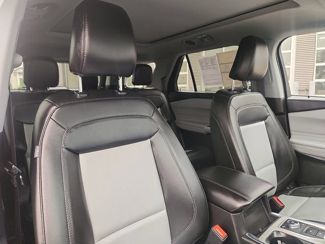 Certified 2023 Ford Explorer XLT w/ Equipment Group 202A AWD/4WD image 34