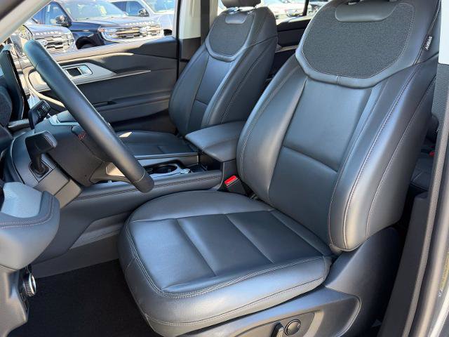 Certified 2025 Ford Explorer Active w/ Active Comfort Package AWD/4WD image 28