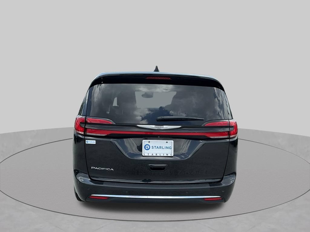 Used 2023 Chrysler Pacifica Touring-L FWD image 12