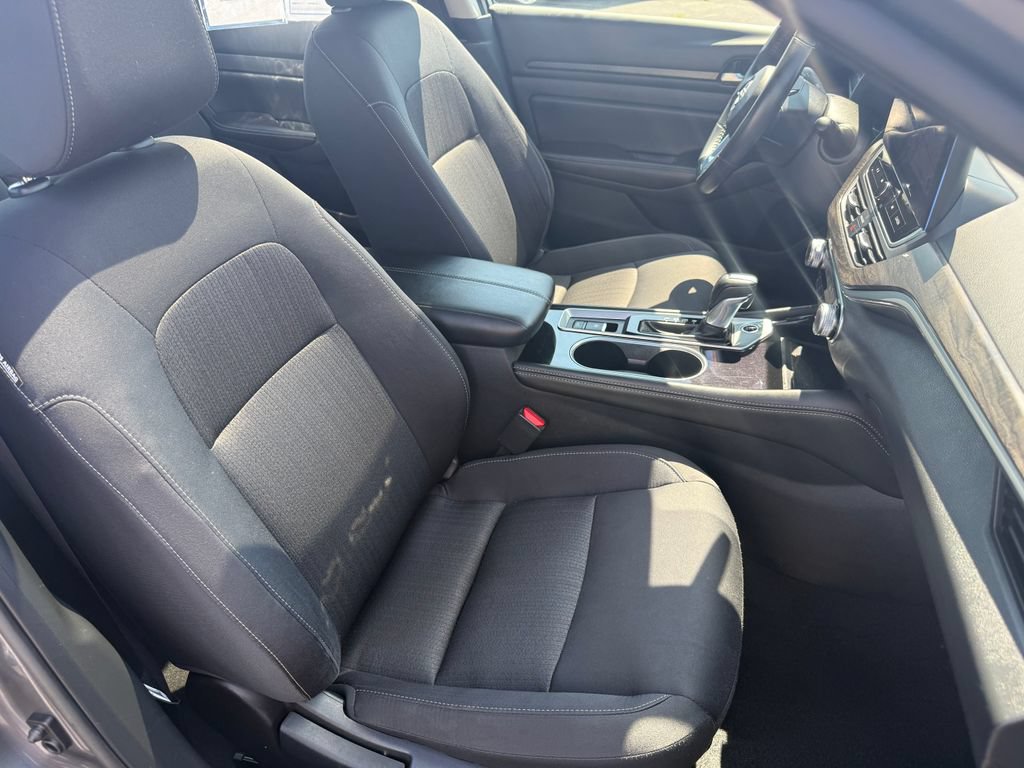 Used 2024 Nissan Altima 2.5 SV w/ SV Premium Package FWD image 14