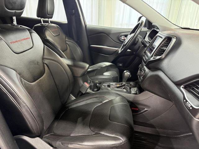 Used 2019 Jeep Cherokee Trailhawk AWD/4WD image 26