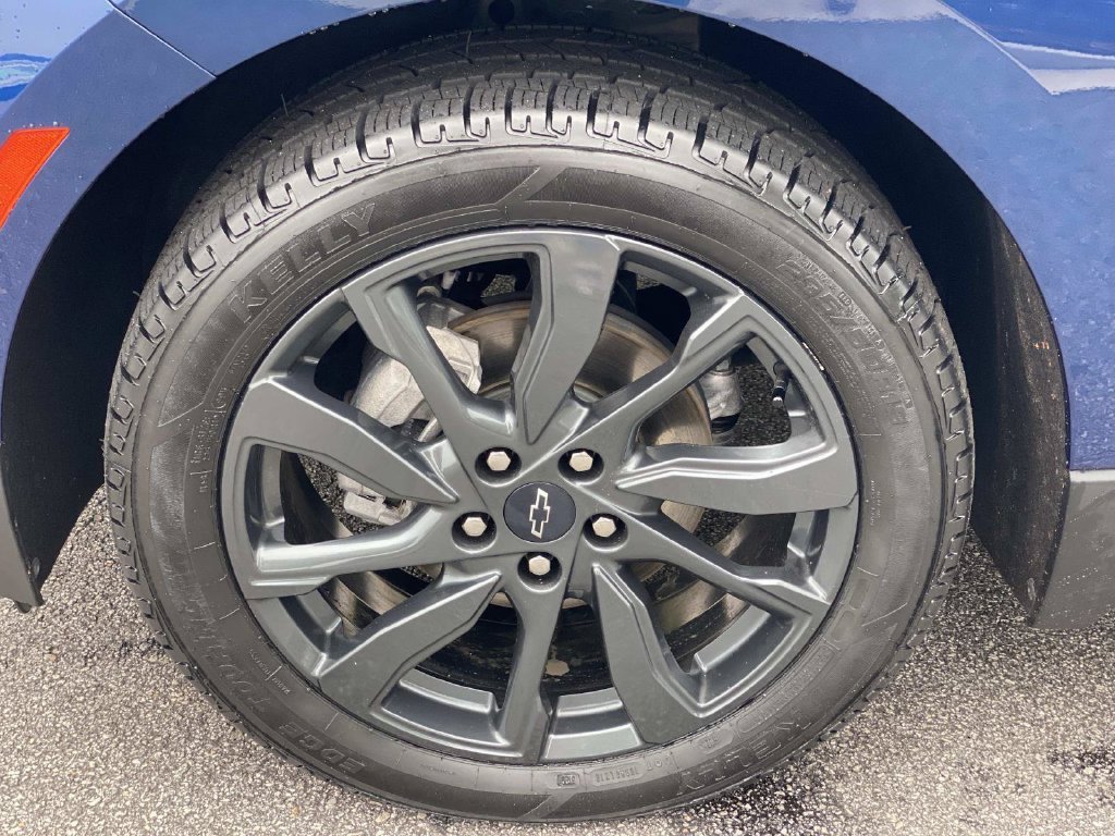 Used 2023 Chevrolet Equinox RS FWD image 13