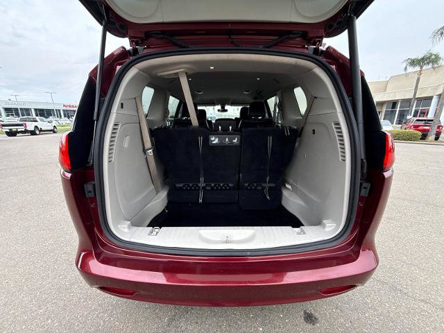 Used 2020 Chrysler Voyager Lxi FWD image 15
