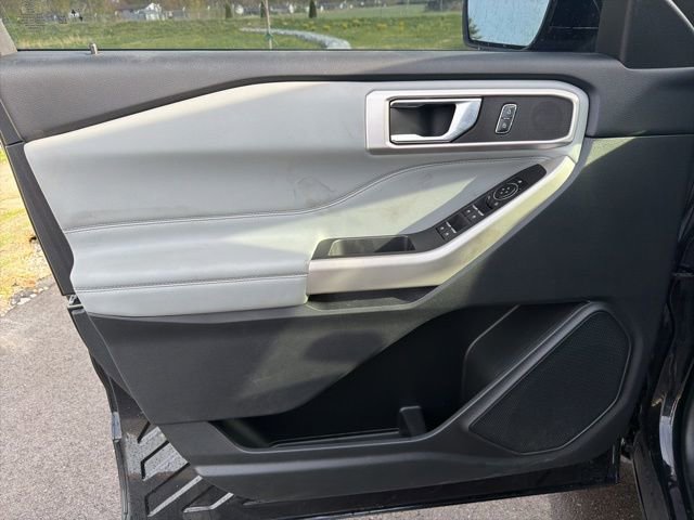 Certified 2022 Ford Explorer XLT w/ Equipment Group 202A image 26