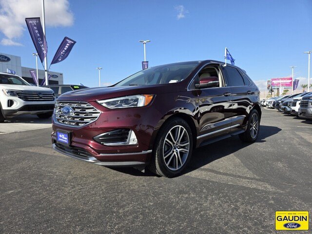 Certified 2019 Ford Edge Titanium w/ Equipment Group 301A FWD image 3