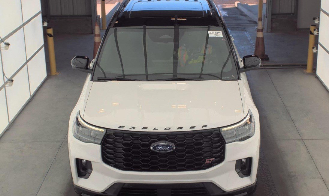 Certified 2025 Ford Explorer ST image 2
