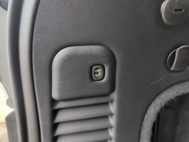 Used 2017 Jeep Grand Cherokee Overland image 11