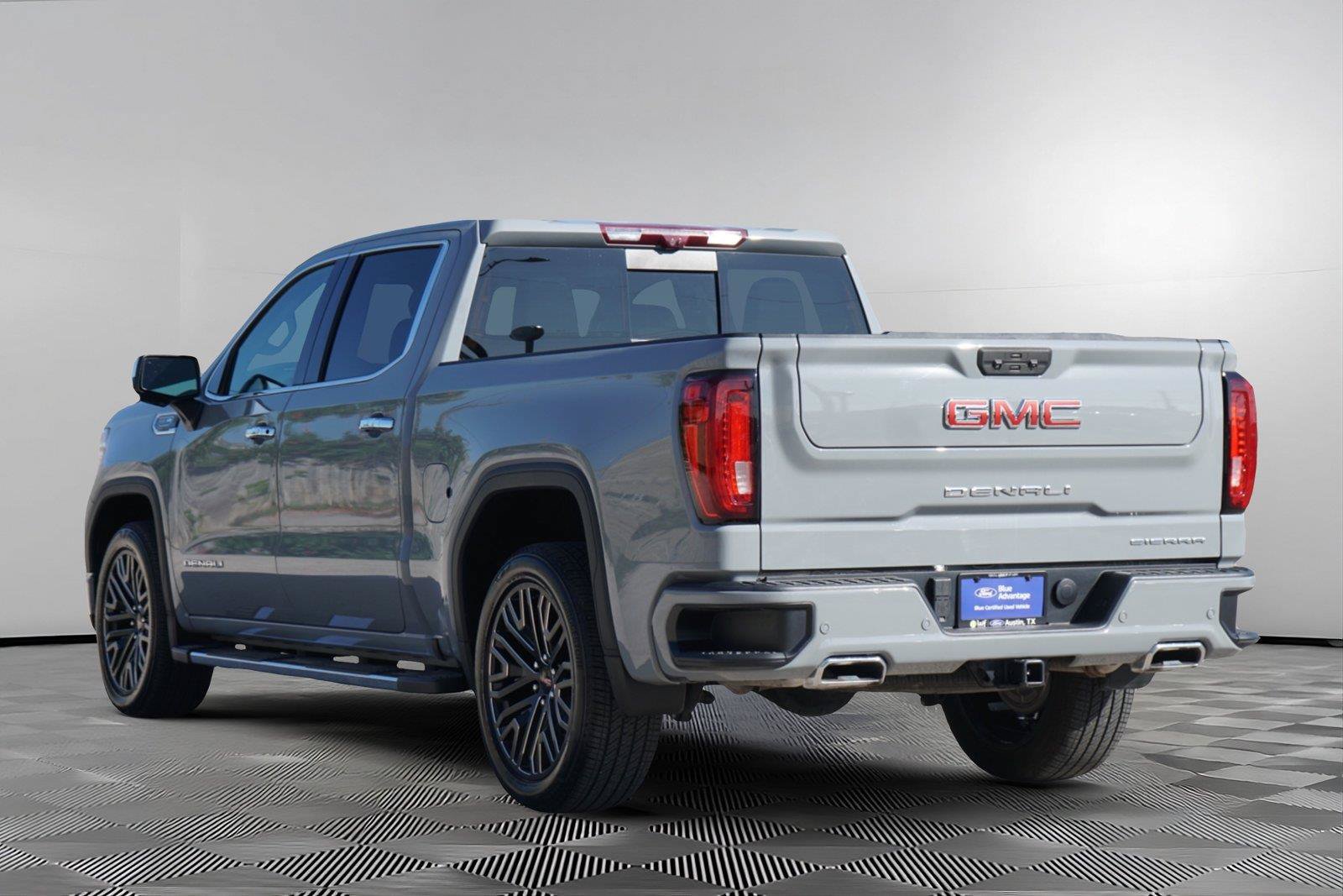 Used 2024 GMC Sierra 1500 Denali w/ Technology Package AWD/4WD image 6