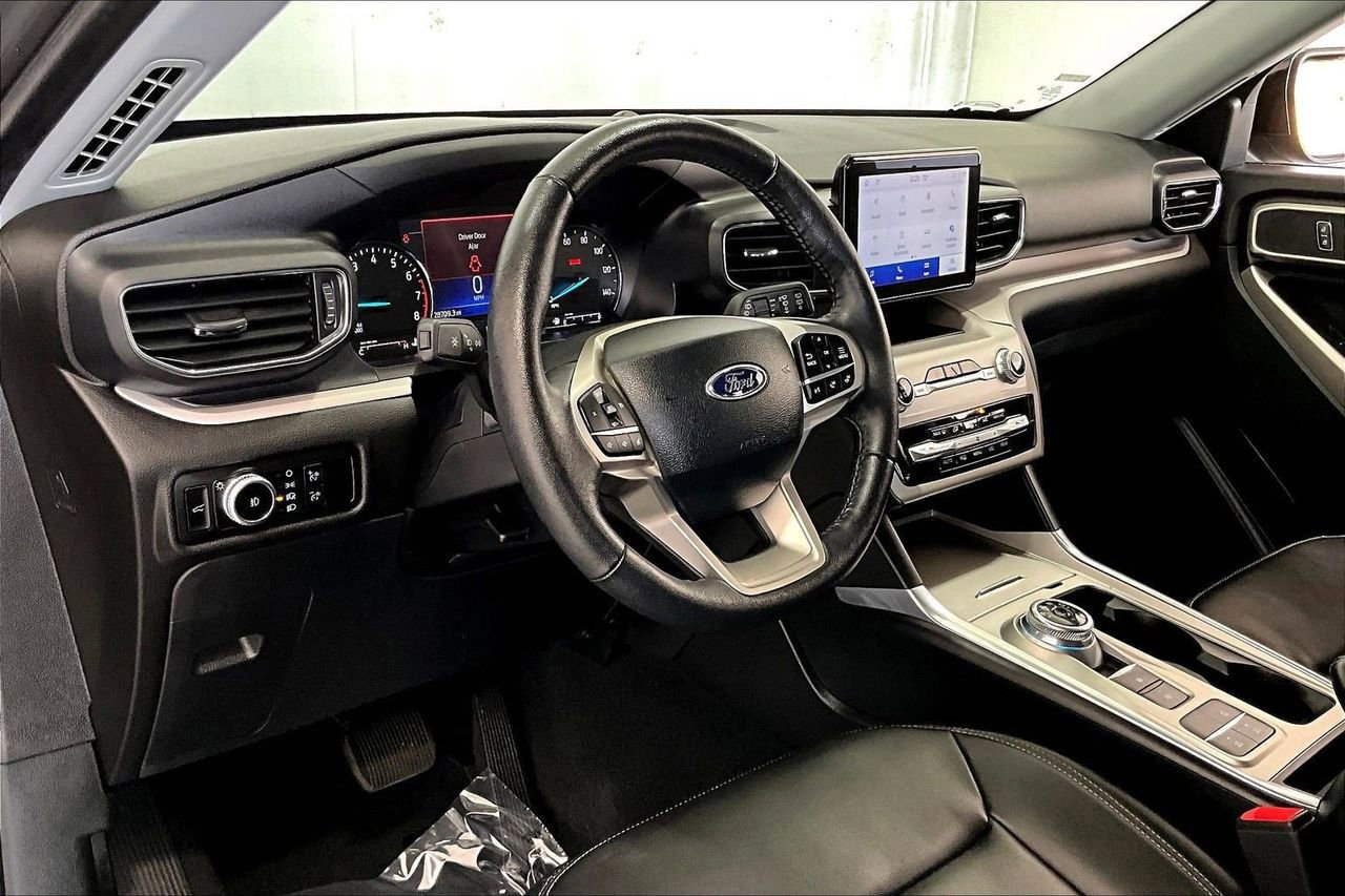 Certified 2023 Ford Explorer XLT w/ Equipment Group 202A image 15