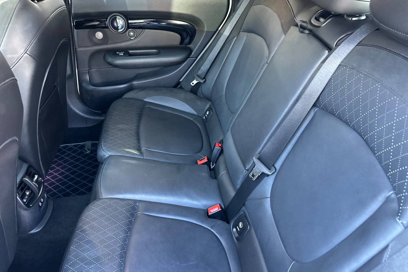 Used 2020 MINI Cooper Clubman S image 11