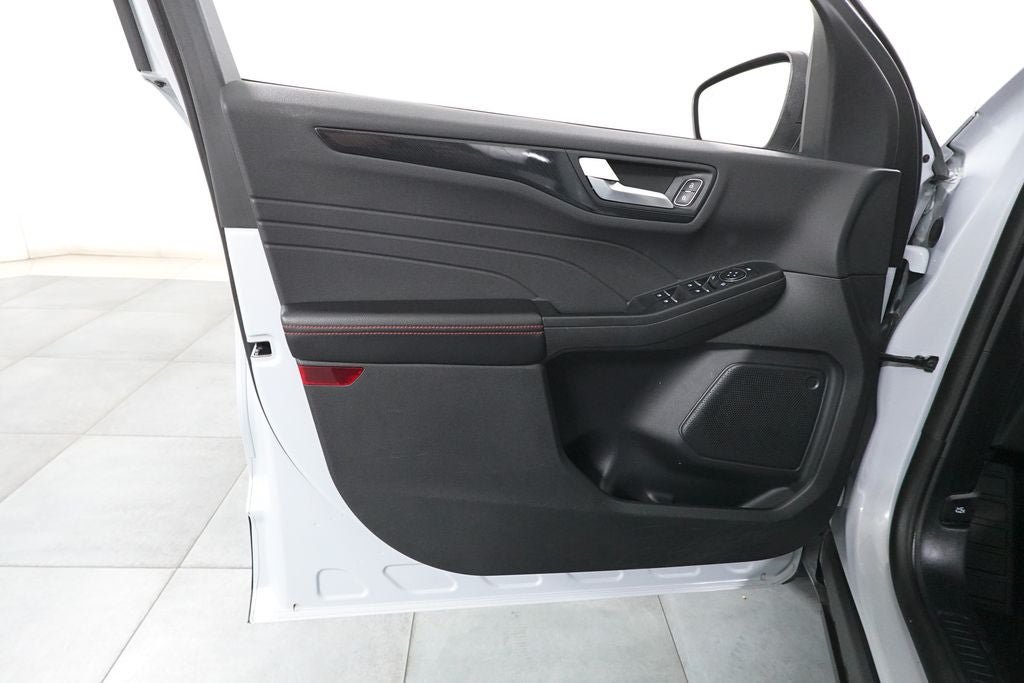Certified 2025 Ford Escape ST-Line AWD/4WD image 21