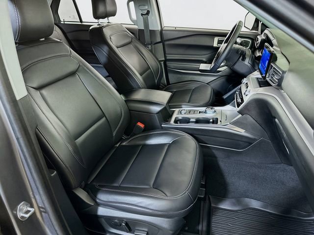 Certified 2023 Ford Explorer XLT w/ Equipment Group 202A image 12