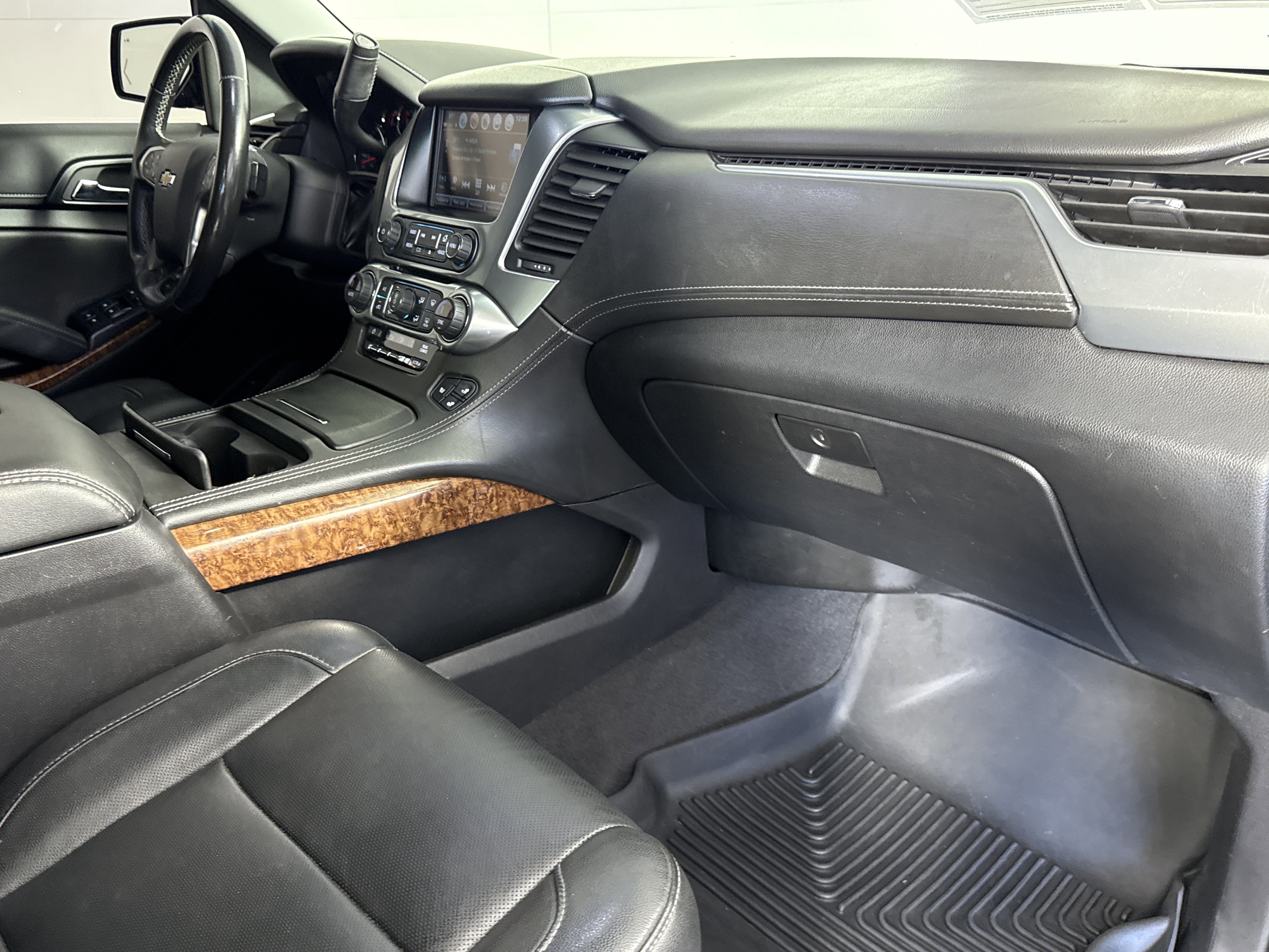 Used 2019 Chevrolet Suburban Premier image 9