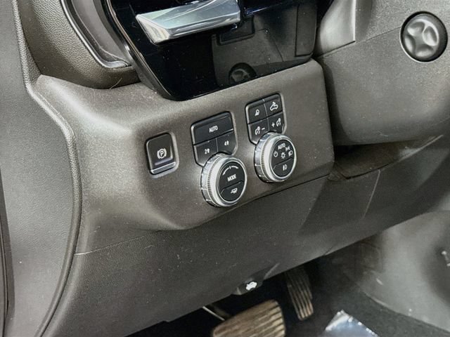 Used 2022 GMC Sierra 1500 SLT w/ SLT Premium Package AWD/4WD image 10