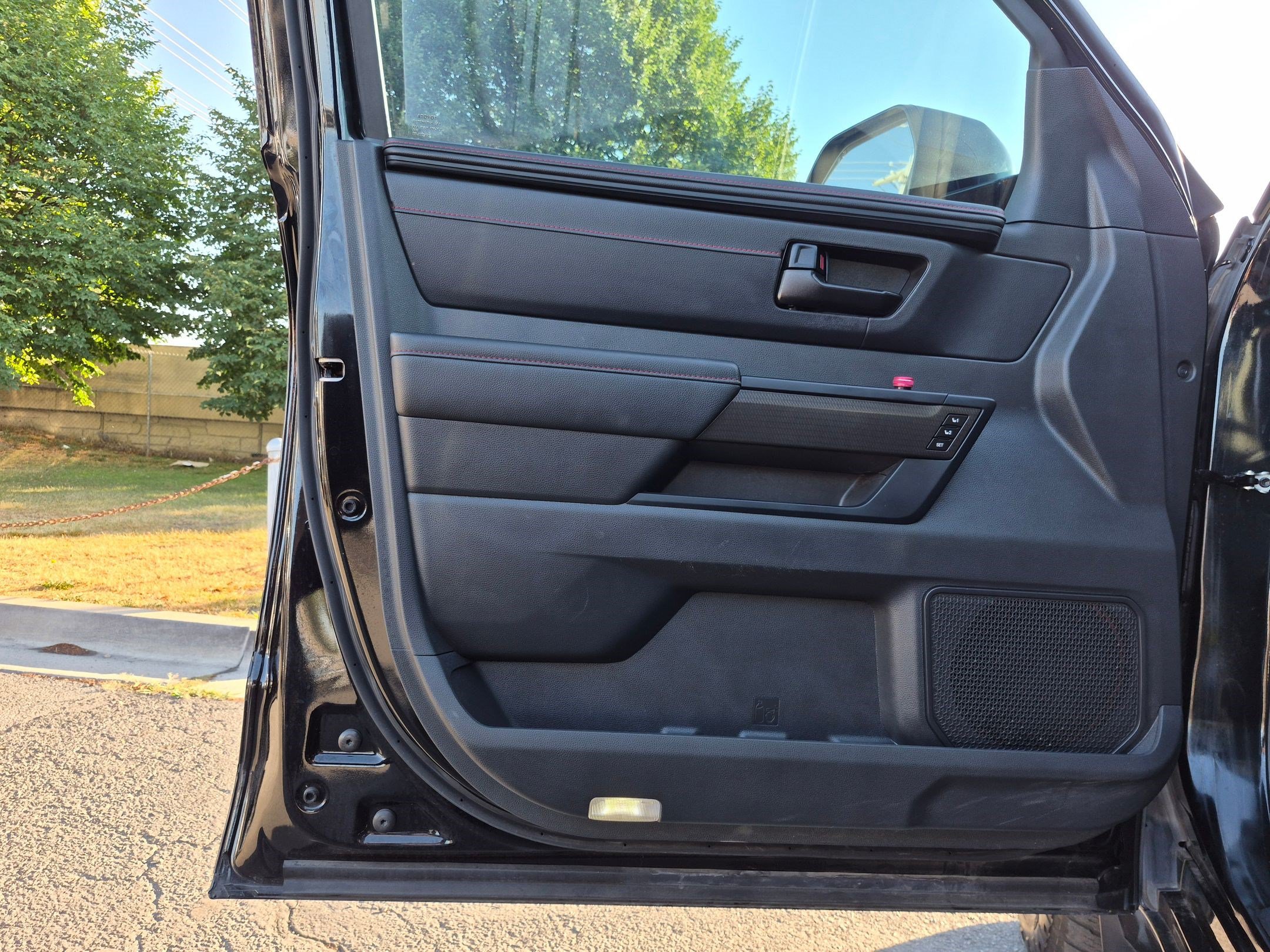 Used 2025 Toyota Sequoia TRD Pro AWD/4WD image 15