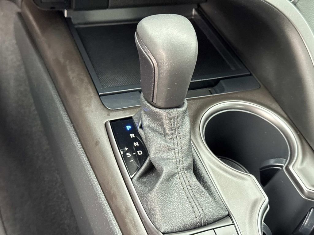 Used 2023 Toyota Camry SE image 15