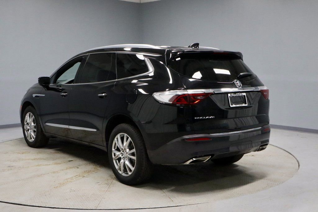 Used 2023 Buick Enclave Essence w/ Experience Buick Package image 3