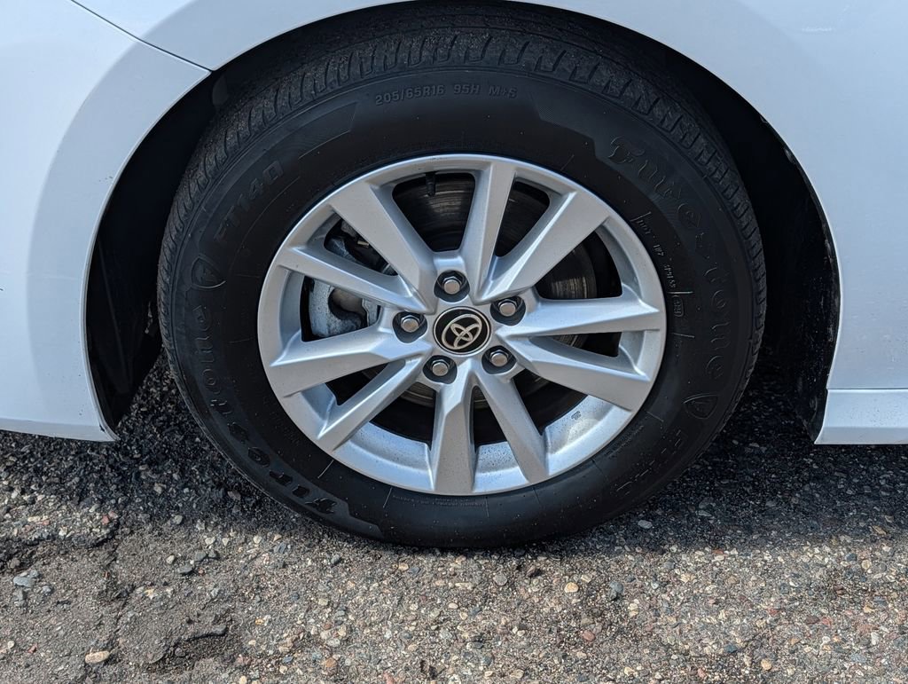 Used 2025 Toyota Camry LE image 7