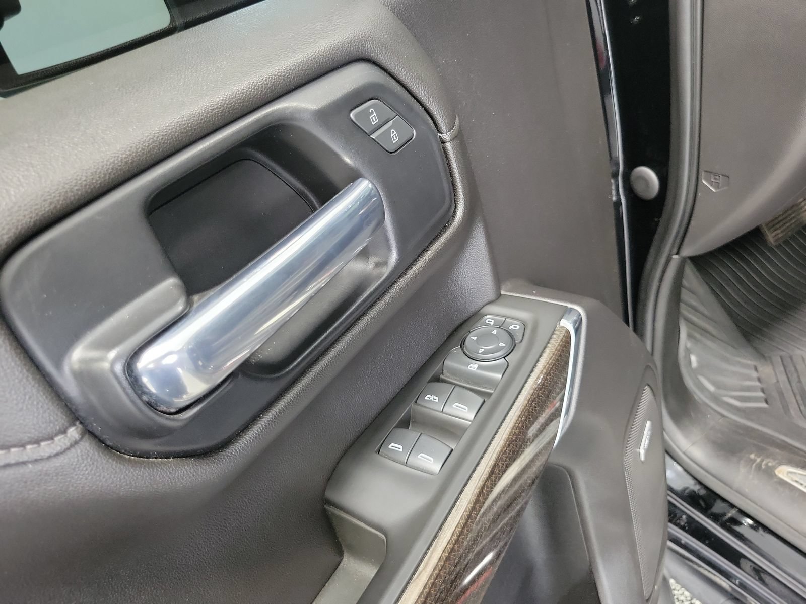 Used 2020 Chevrolet Silverado 1500 LT Trail Boss AWD/4WD image 7