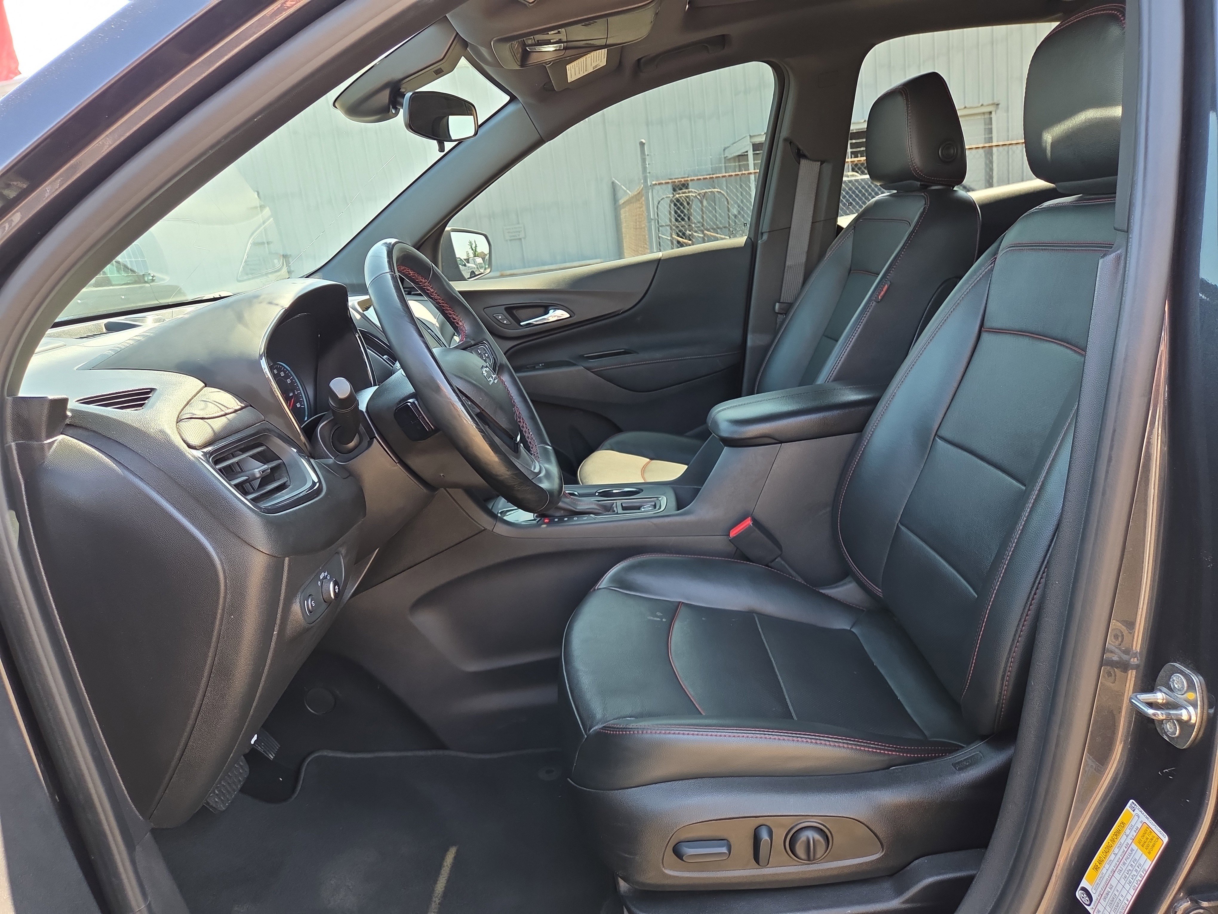 Used 2023 Chevrolet Equinox RS w/ RS Leather Package FWD image 10