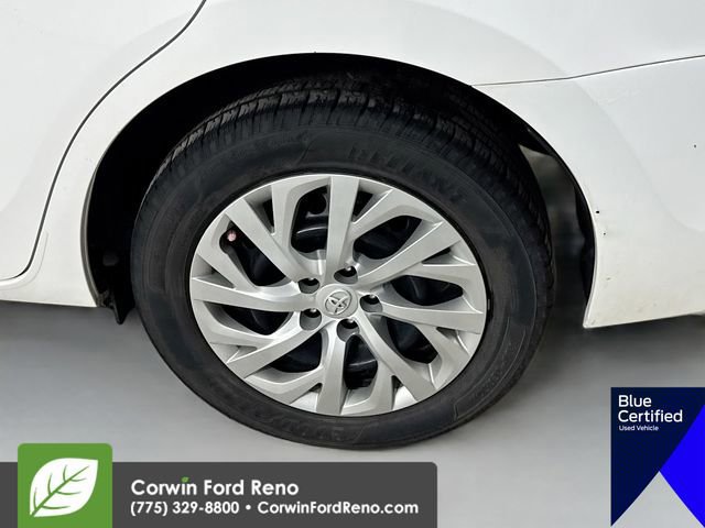 Used 2018 Toyota Corolla LE image 31