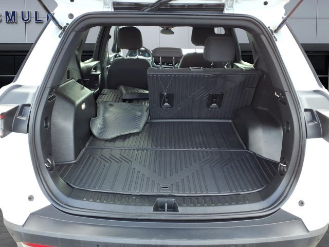 Used 2026 Chevrolet Equinox LT FWD image 9