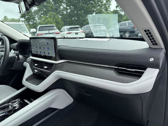 Certified 2025 Ford Explorer Platinum w/ Ultimate Package AWD/4WD image 23