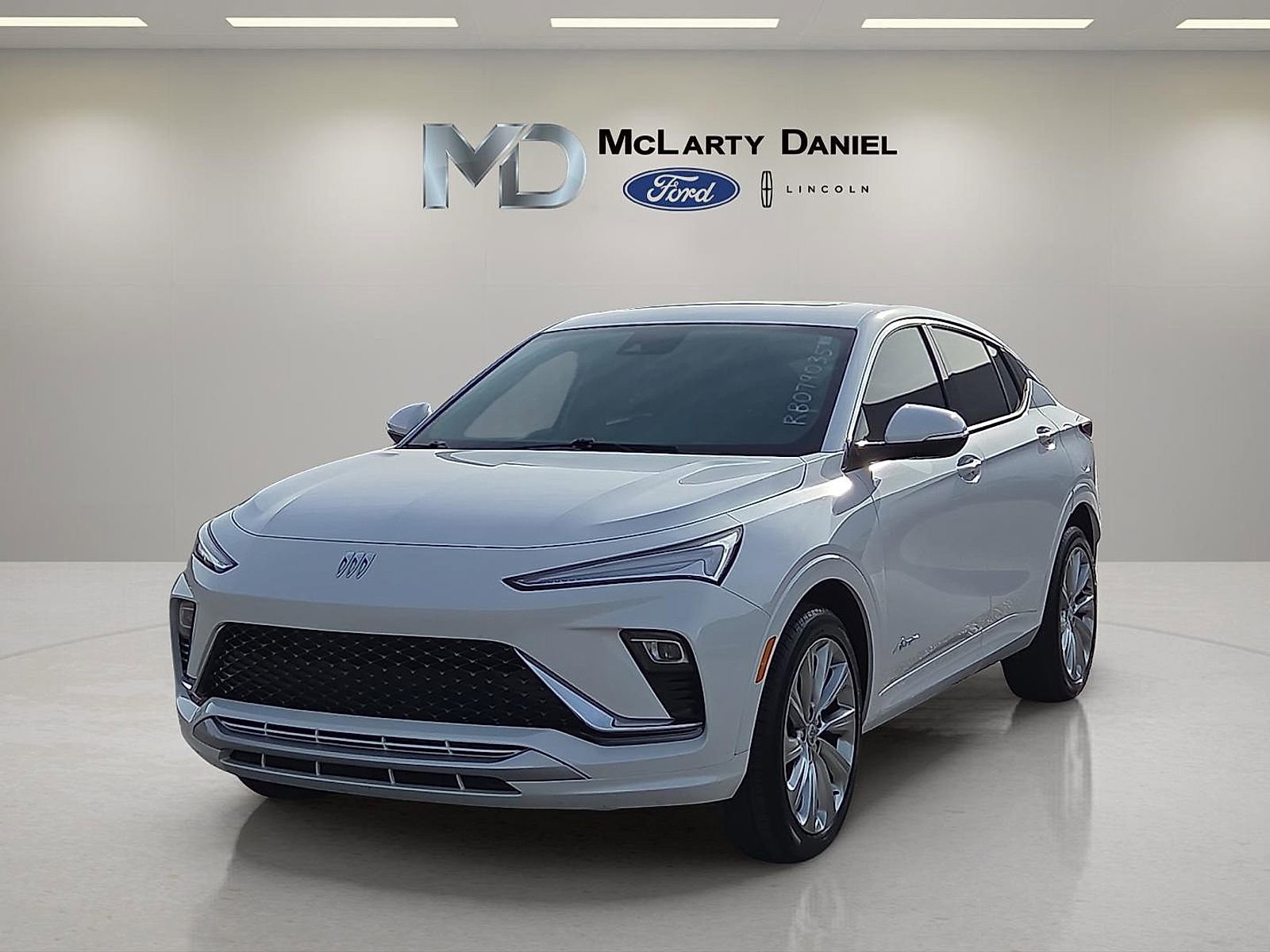 Used 2024 Buick Envista Avenir image 2