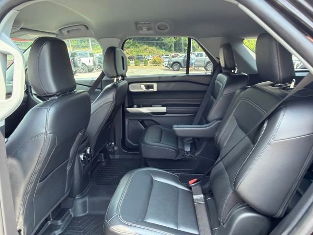 Certified 2022 Ford Explorer Limited w/ Equipment Group 301A AWD/4WD image 16
