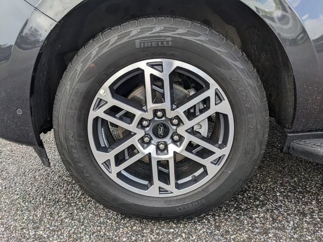 Certified 2025 Ford Expedition Active AWD/4WD image 10