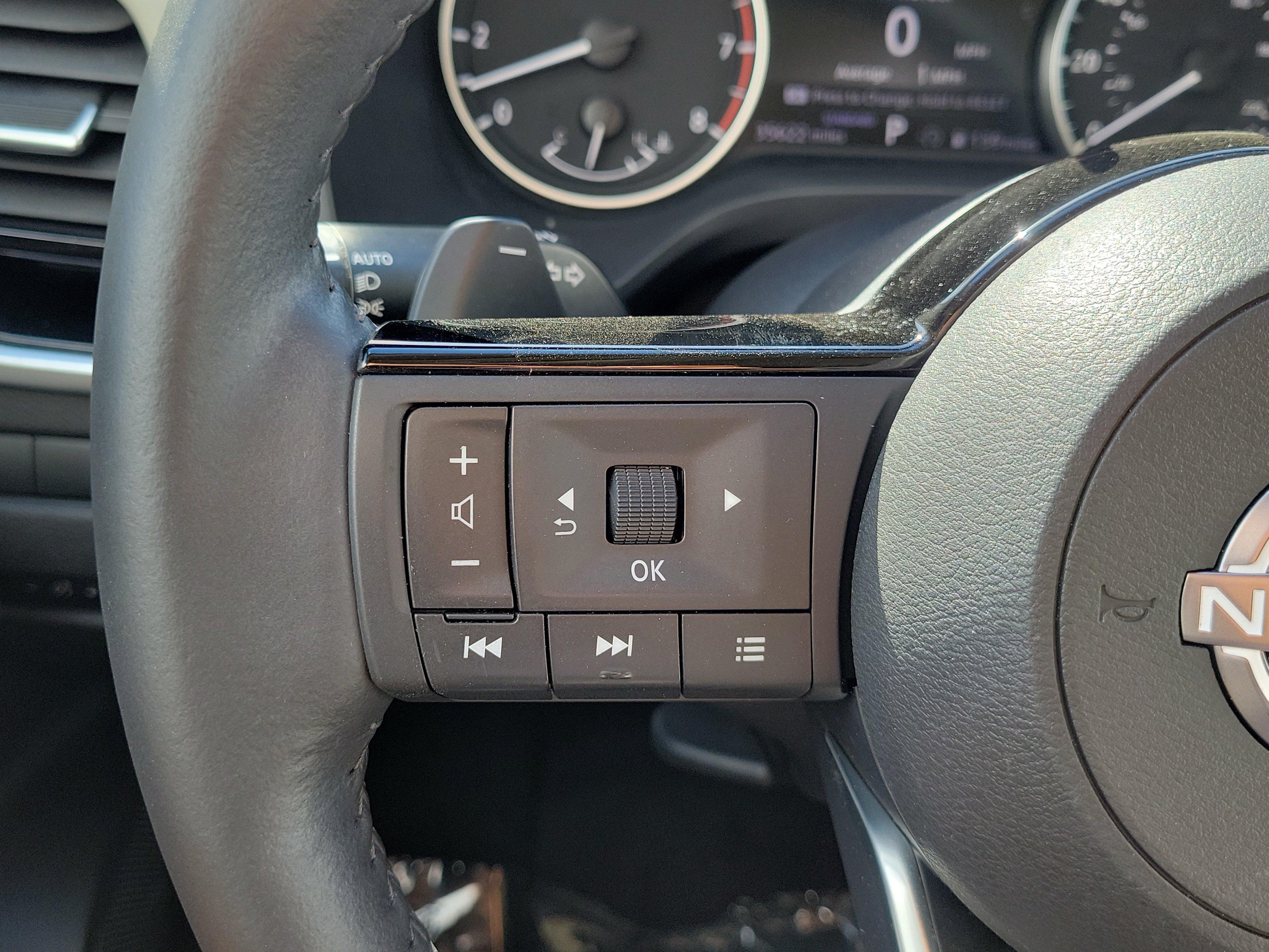 Used 2023 Nissan Rogue SL w/ SL Premium Package FWD image 26