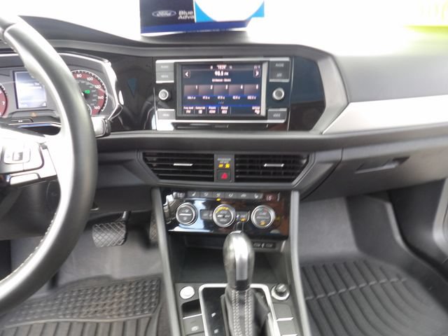 Used 2021 Volkswagen Jetta SE FWD image 17