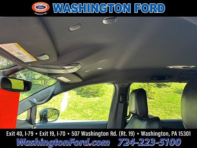 Used 2025 Chrysler Pacifica Select FWD image 15