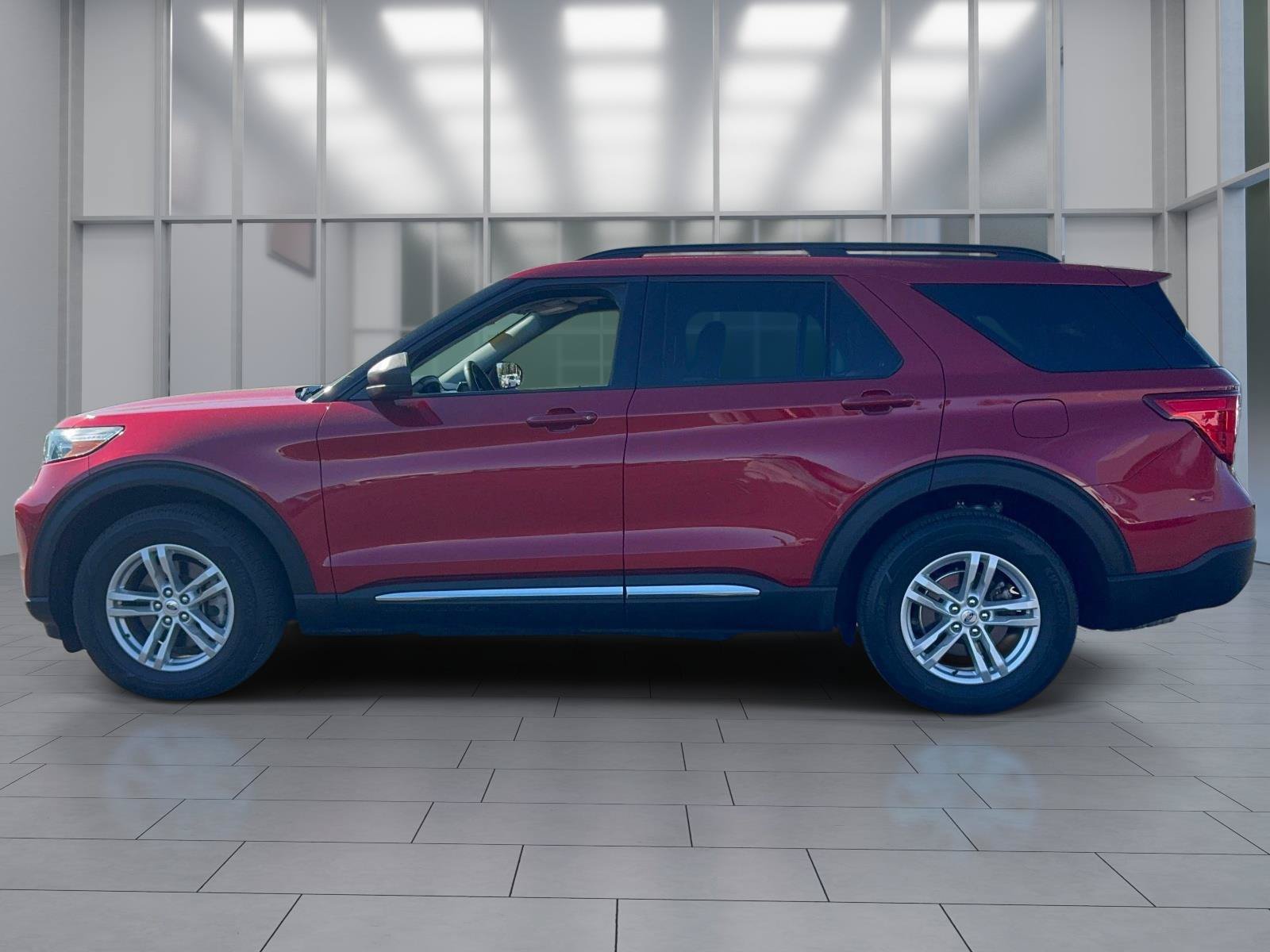 Certified 2023 Ford Explorer XLT w/ Equipment Group 202A AWD/4WD image 3