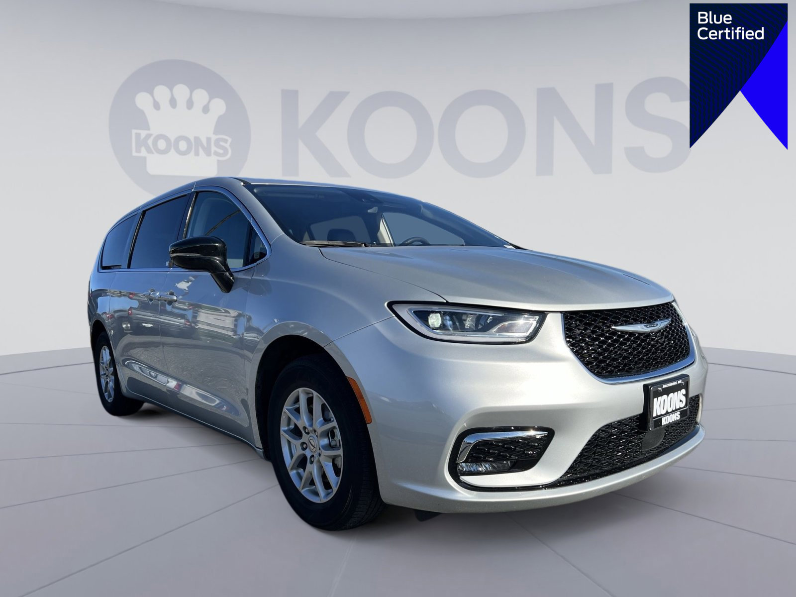 Used 2024 Chrysler Pacifica Touring-L