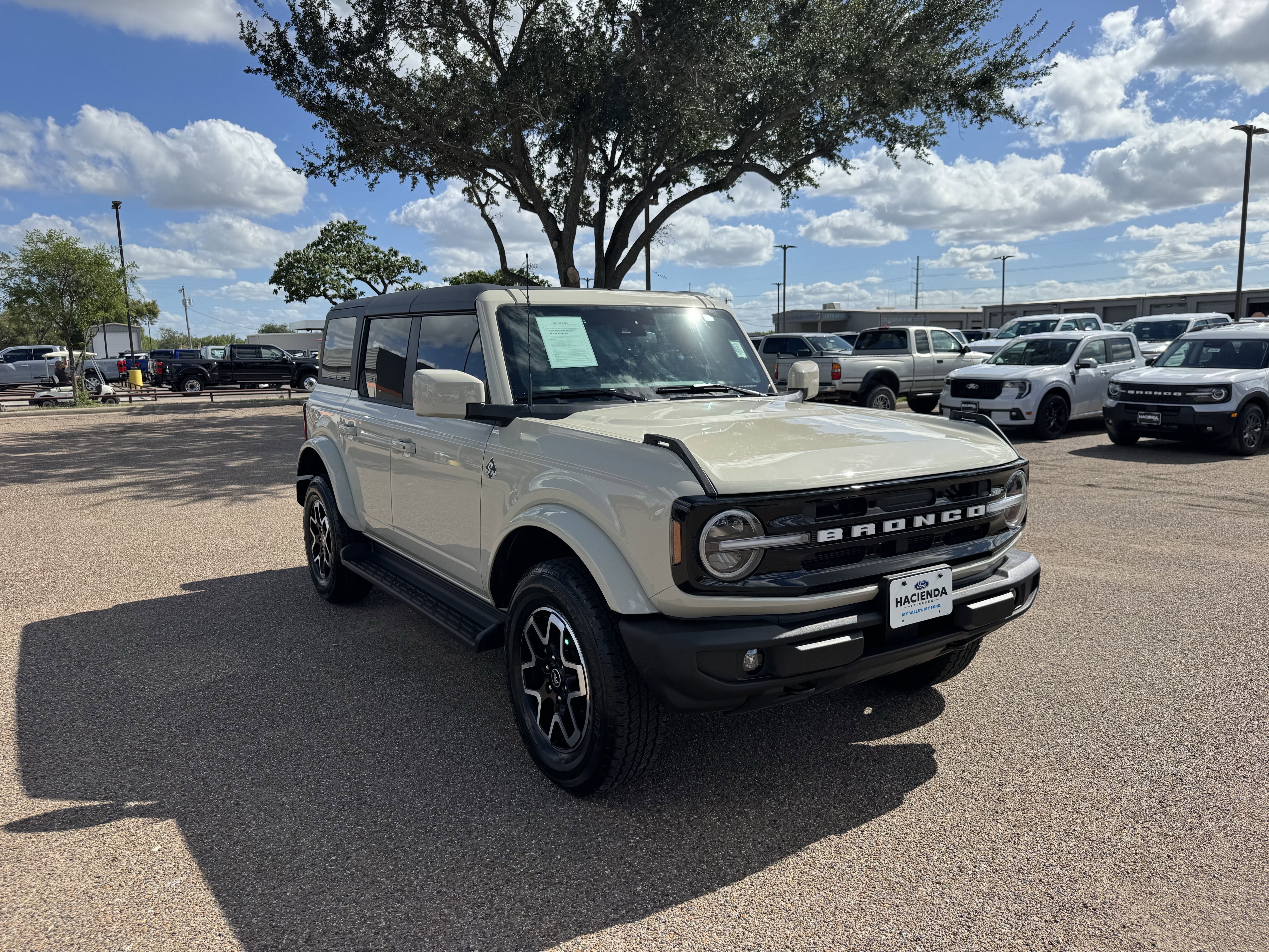 Certified 2025 Ford Bronco Outer Banks AWD/4WD image 5