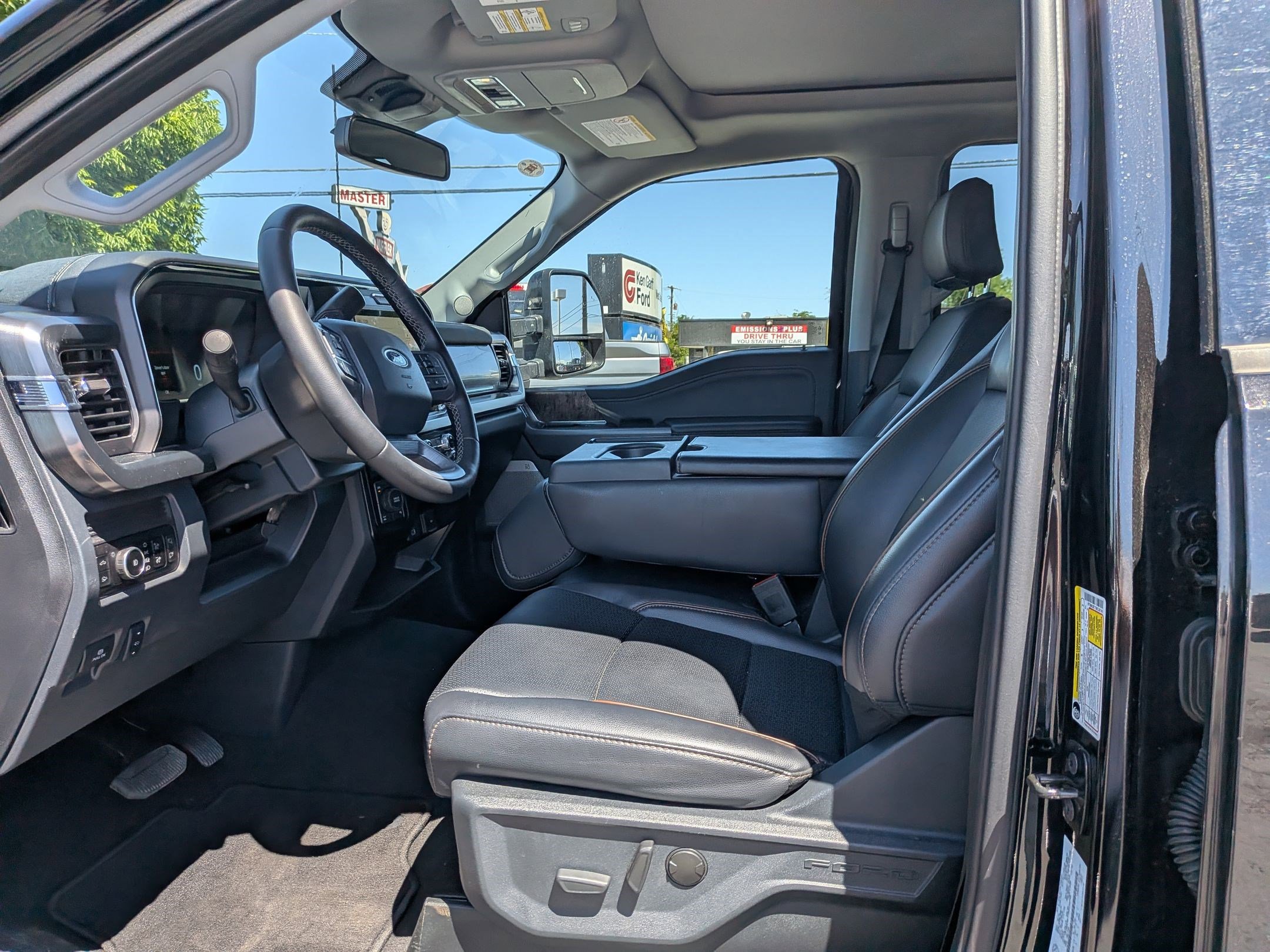 Certified 2025 Ford F350 Lariat w/ Camper Package AWD/4WD image 30