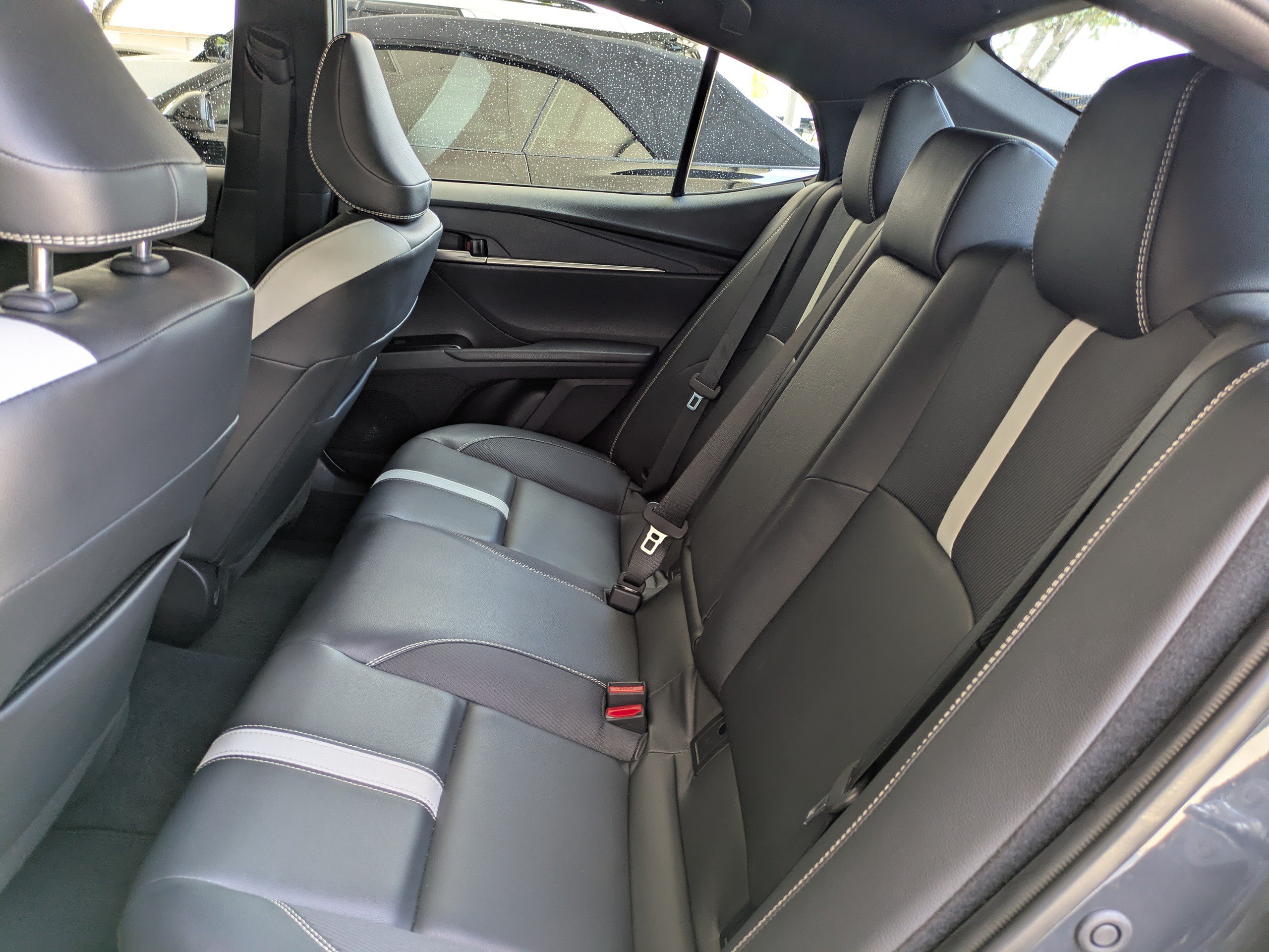 Used 2025 Toyota Camry SE FWD image 14