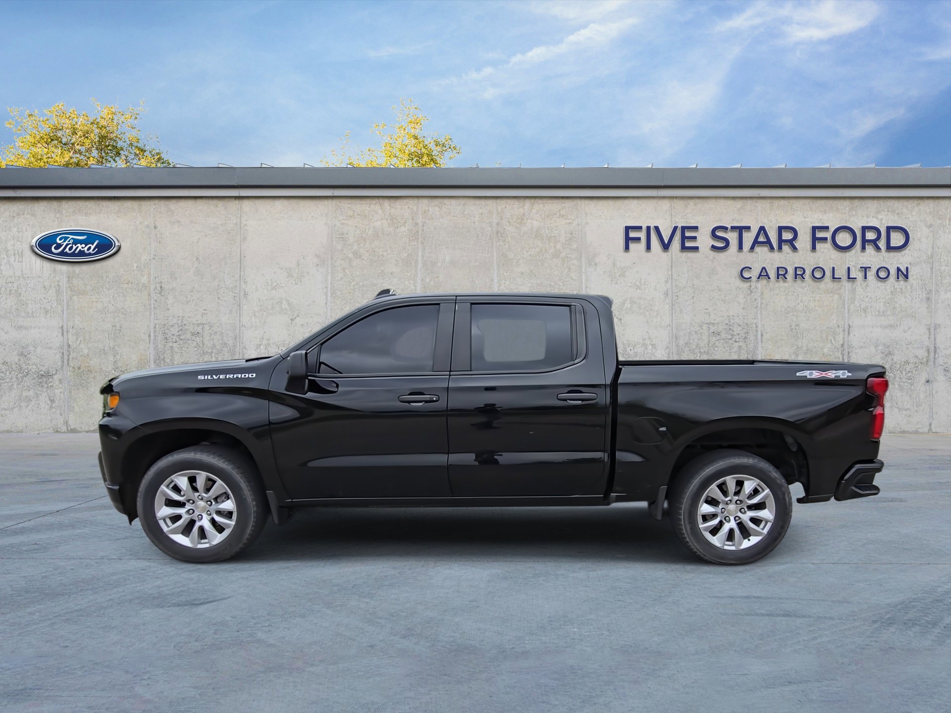 Used 2022 Chevrolet Silverado 1500 Custom image 2