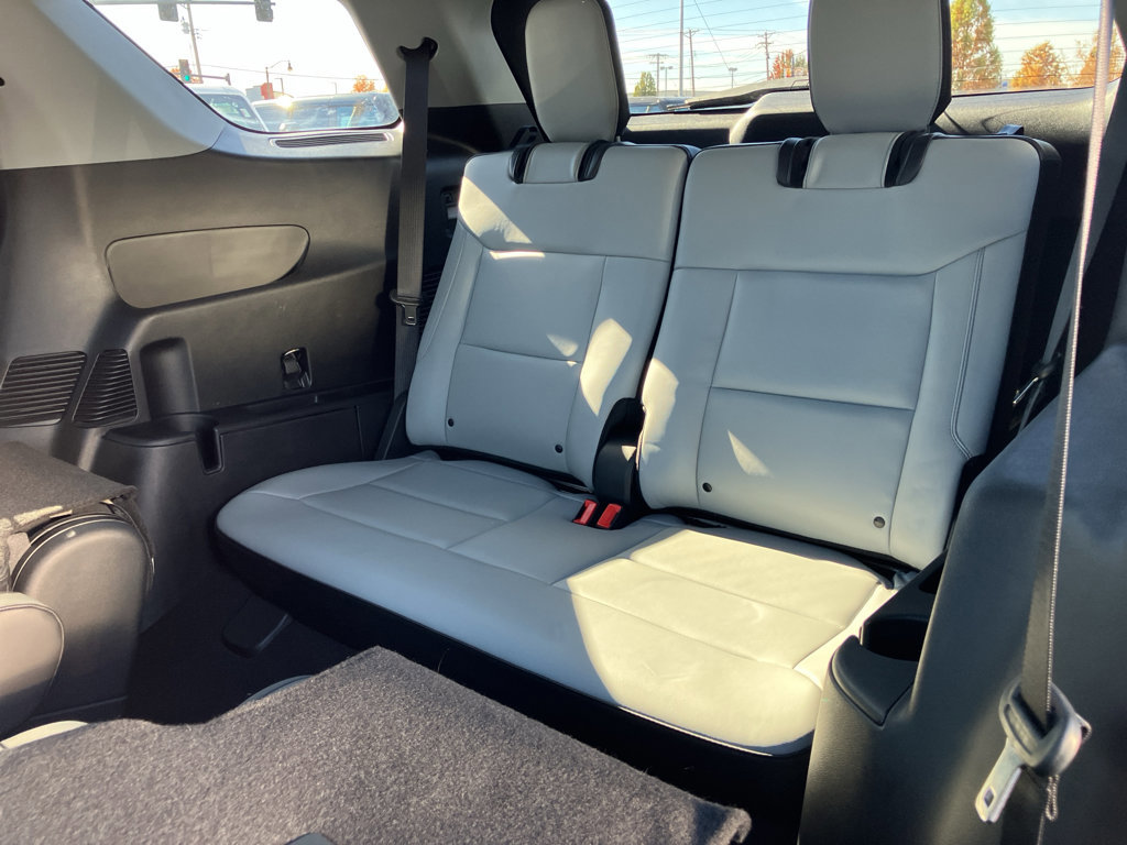 Certified 2021 Ford Explorer XLT w/ Equipment Group 202A image 28