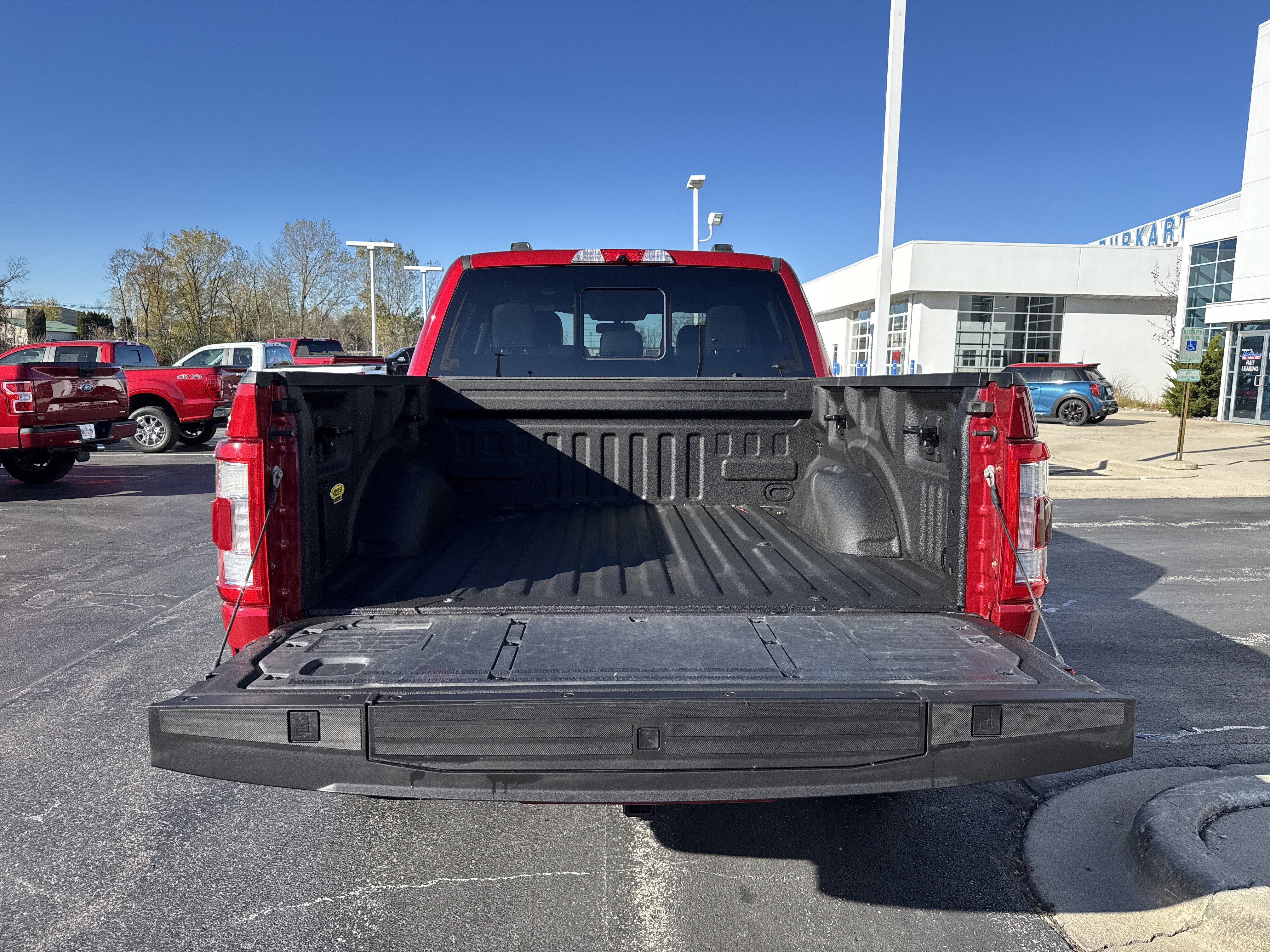 Certified 2022 Ford F150 Lariat w/ Equipment Group 502A High image 19