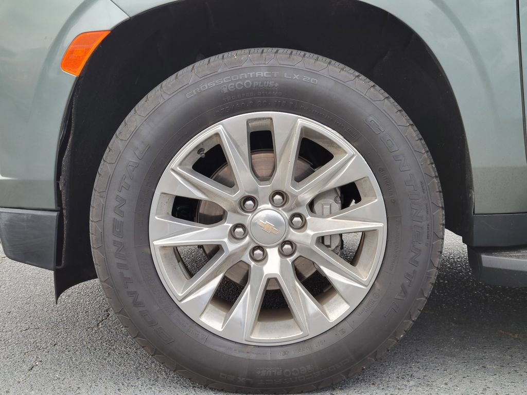 Used 2024 Chevrolet Suburban Premier image 11