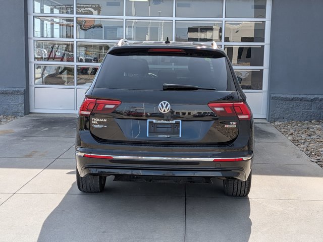 Used 2018 Volkswagen Tiguan SEL w/ R-Line Package image 4