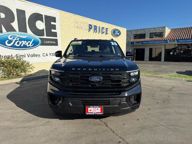 Certified 2025 Ford Expedition Active AWD/4WD image 2