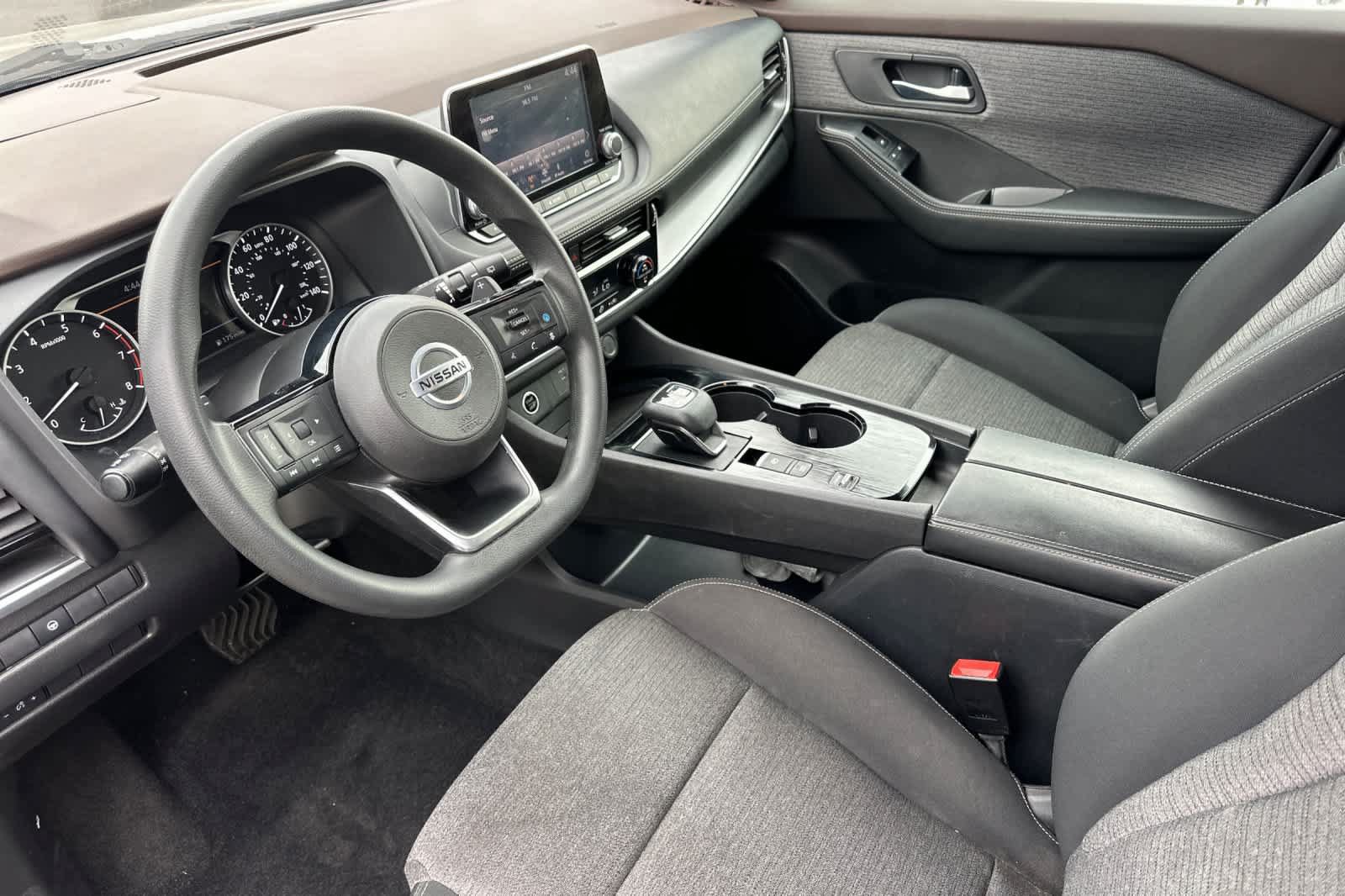Used 2021 Nissan Rogue SV FWD image 12